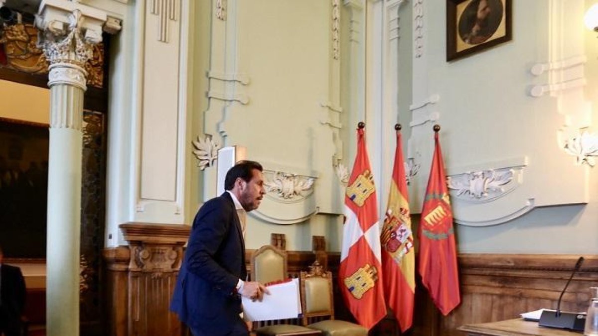El alcalde de Valladolid, Óscar Puente, preside el Pleno Extraordinario-ICAL