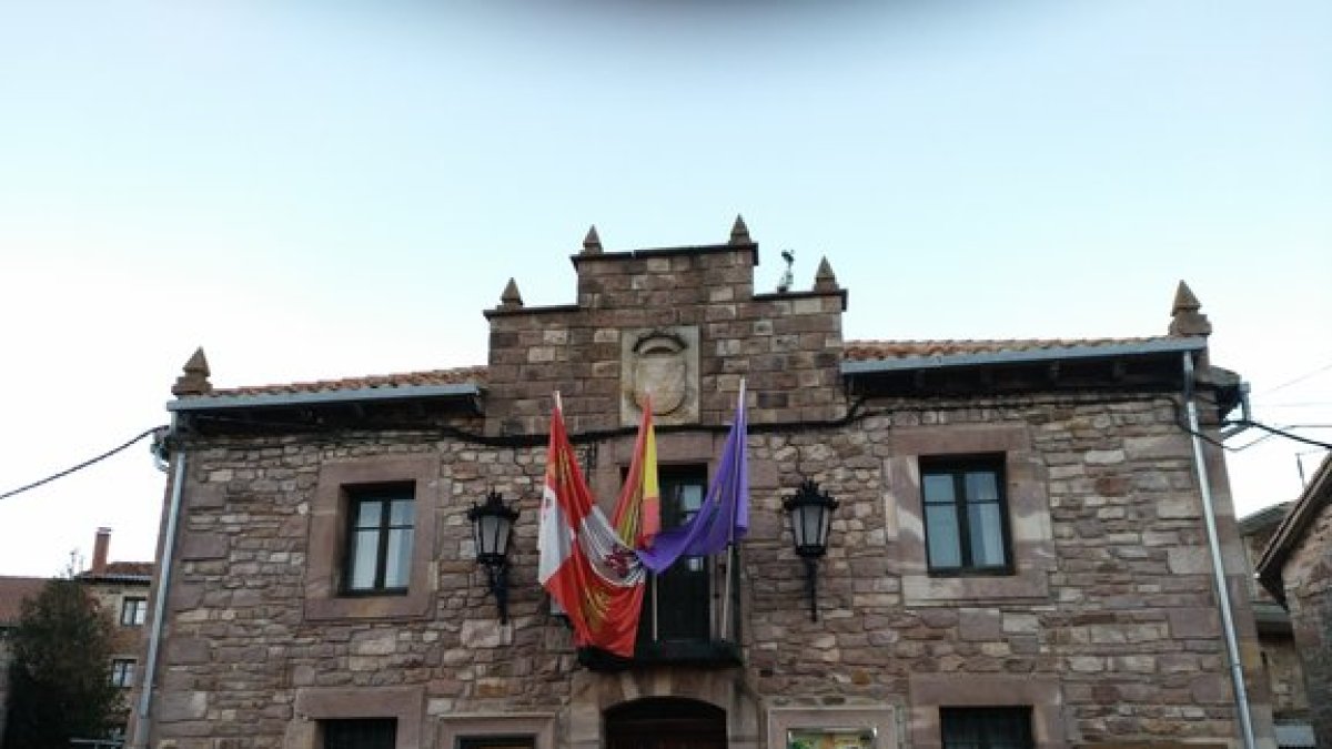 El Primer Ayuntamiento de España. E.M.