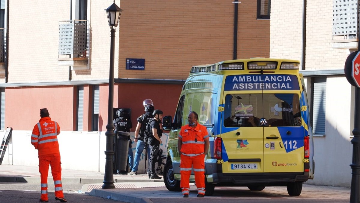 La Guardia Civil en Santovenia de Pisuerga tras el asesinato.- PHOTOGENIC