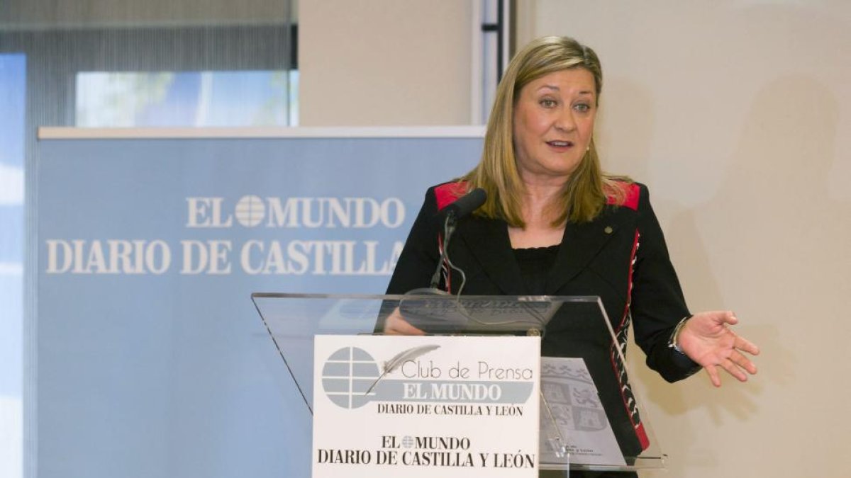 La consejera de Economía y Hacienda, Pilar del Olmo, clausura el Foro sobre Internacionalización del Club de Prensa de El Mundo Diario de Castilla y León-Ical