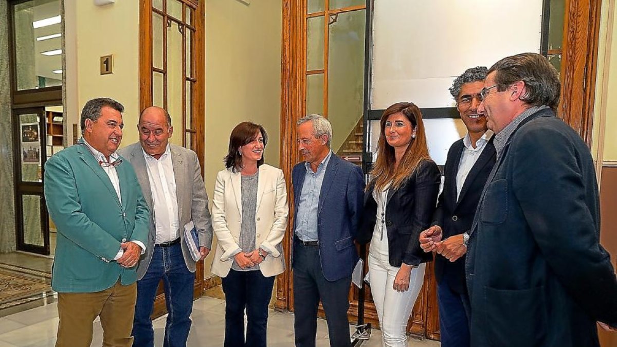 María Sánchez se reúne con los alcaldes de Arroyo de la Encomienda, La Cistérniga, Laguna de Duero, Zaratán y Simancas.-E.M.