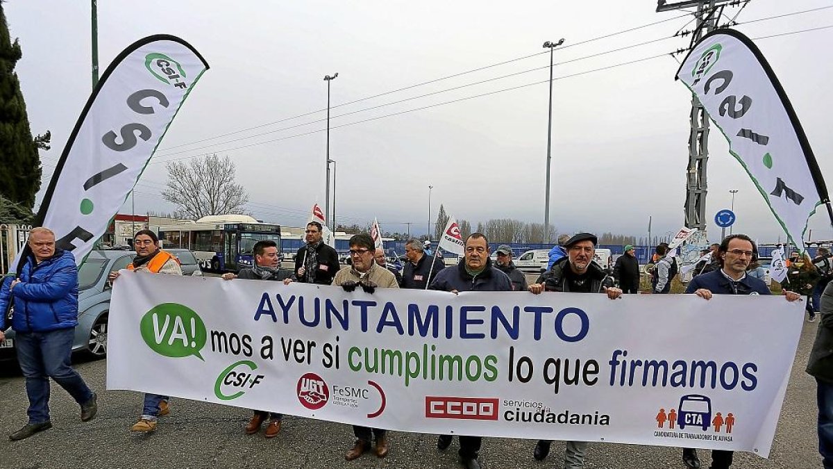 Manifestación de trabajadores de Auvasa.-ICAL