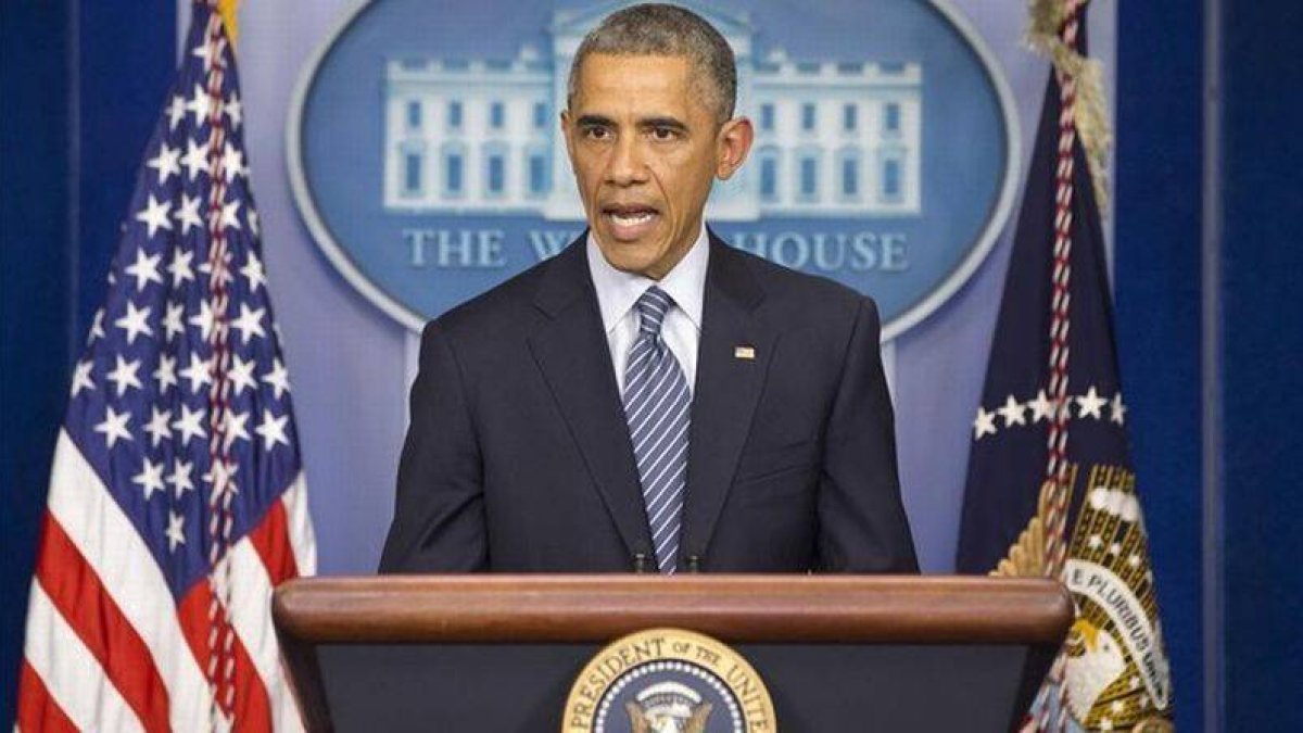 Obama habla ante los medios en la Casa Blanca poco después de conocerse el veredicto en Ferguson.-Foto: AP / JACQUELYN MARTIN