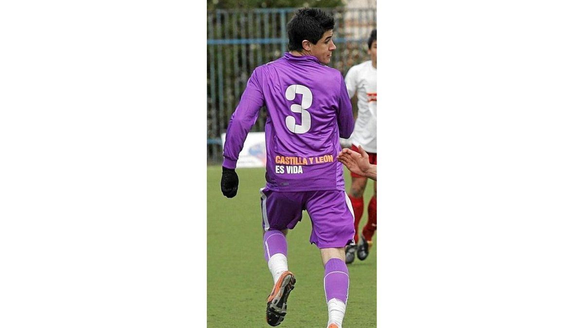 Yuri Berchiche, con el filial.-E.M.