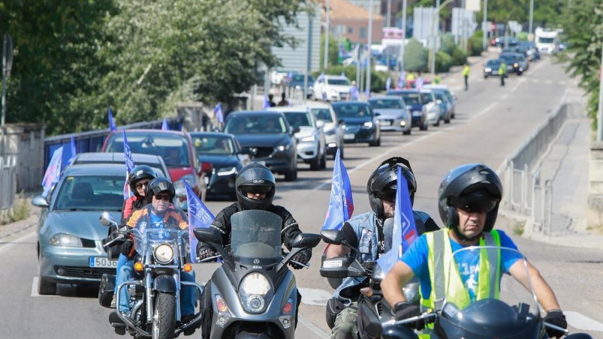 Marcha lenta por la N-122 para reivindicar la agilización de la A-11-J.M. LOSTAU