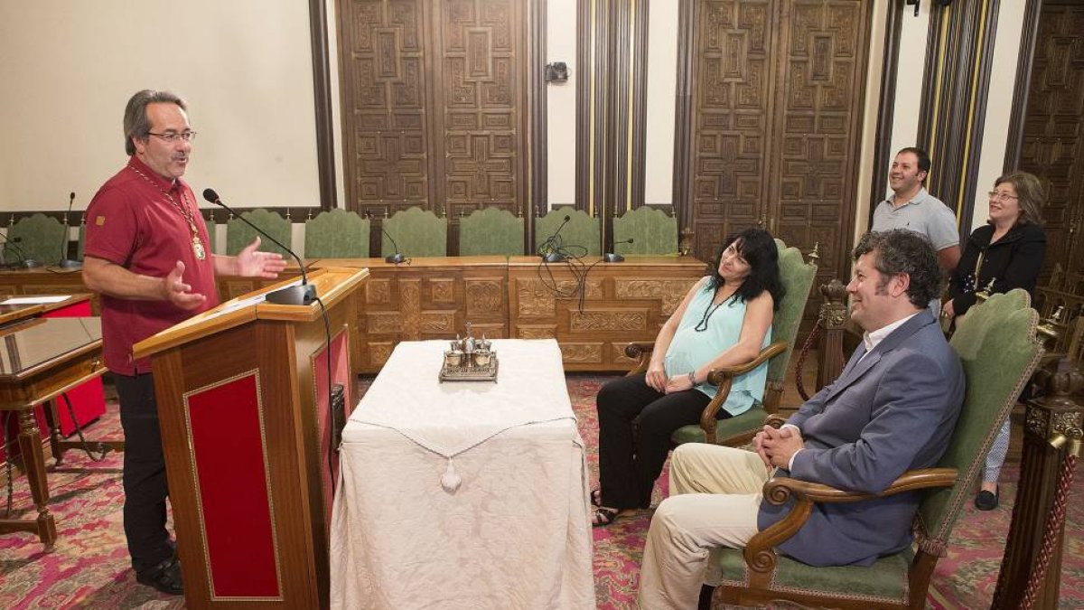 Francisco Guarido celebra una boda en su primer día como alcalde de Zamora-Ical