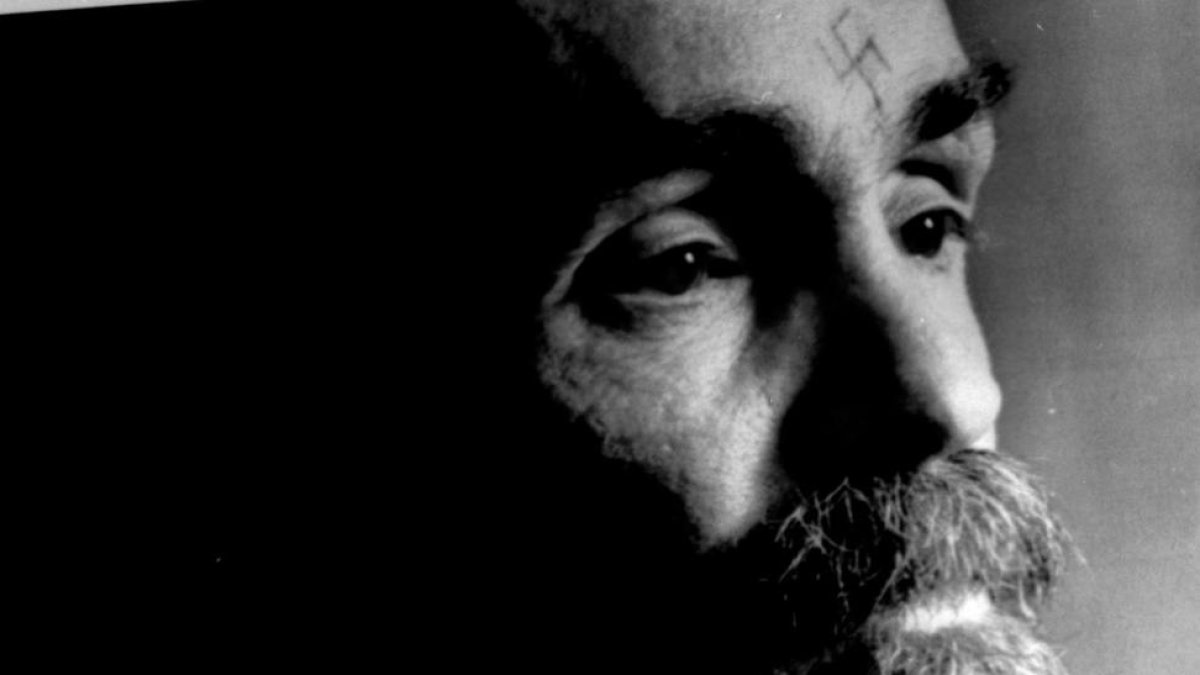 Charles Manson, durante una entrevista en prisión, en 1989.-REUTERS