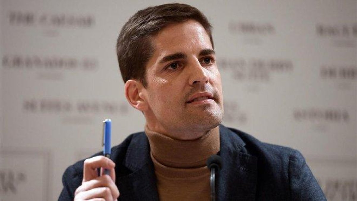 Robert Moreno, en la comparecencia de prensa para responder a Luis Enrique.-AFP / JOSEP LAGO