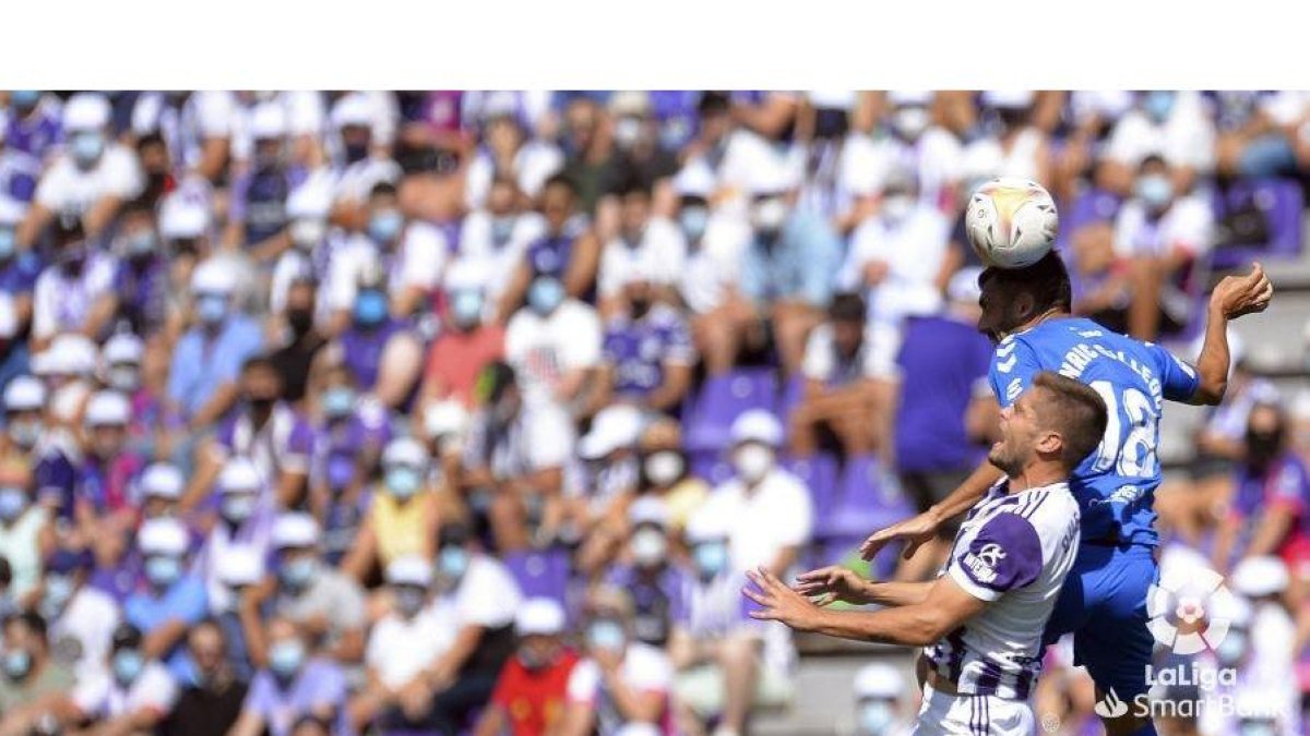 Momento del encuentro entre el Real Valladolid y el Tenerife.- LA LIGA