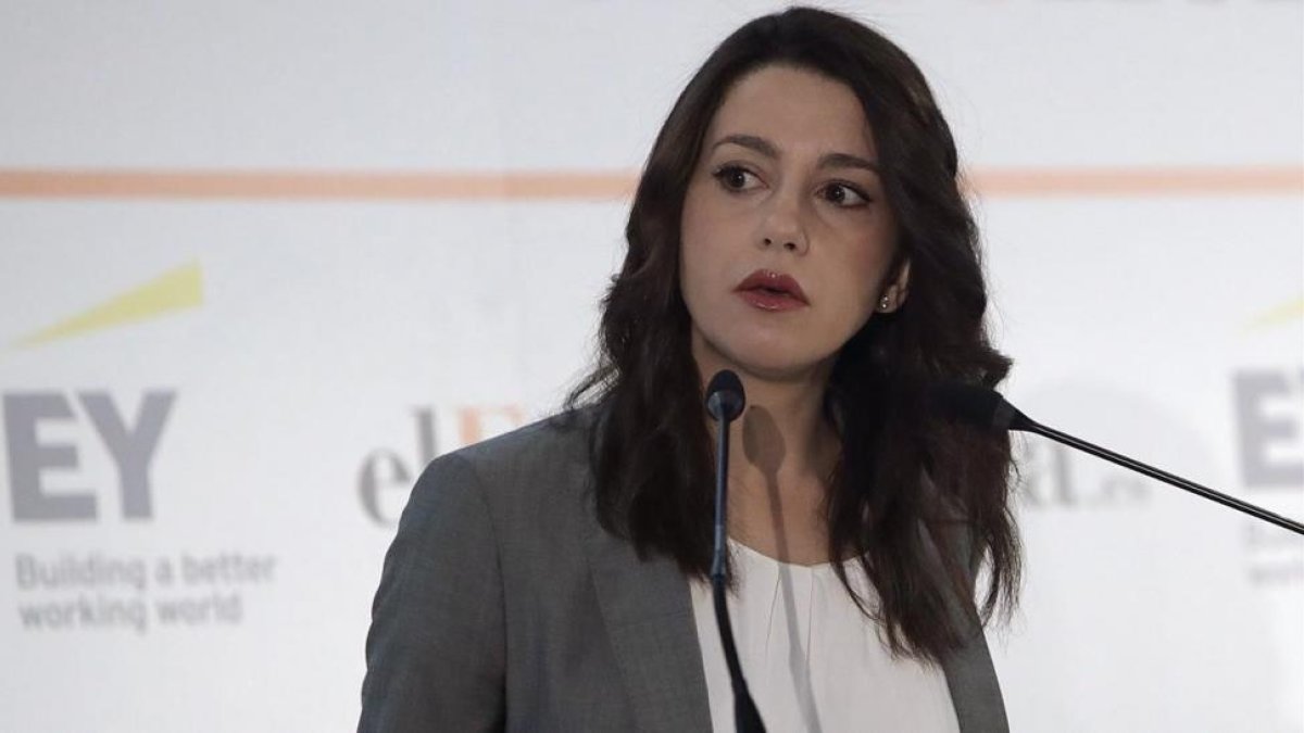 Inés Arrimadas en el Desayuno de El Economista-EL PERIÓDICO