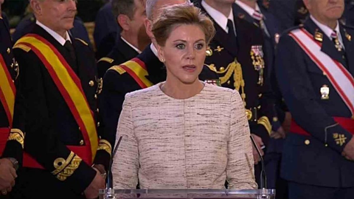 La ministra de Defensa, María Dolores de Cospedal, ha afirmado hoy que no hay particularismo capaz de quebrar la vocación de España.-EFE