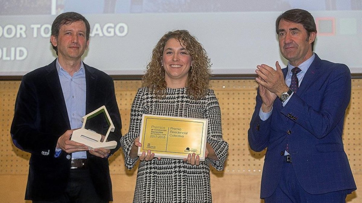 Juan Carlos Suárez-Quiñones entrega los premios-ICAL