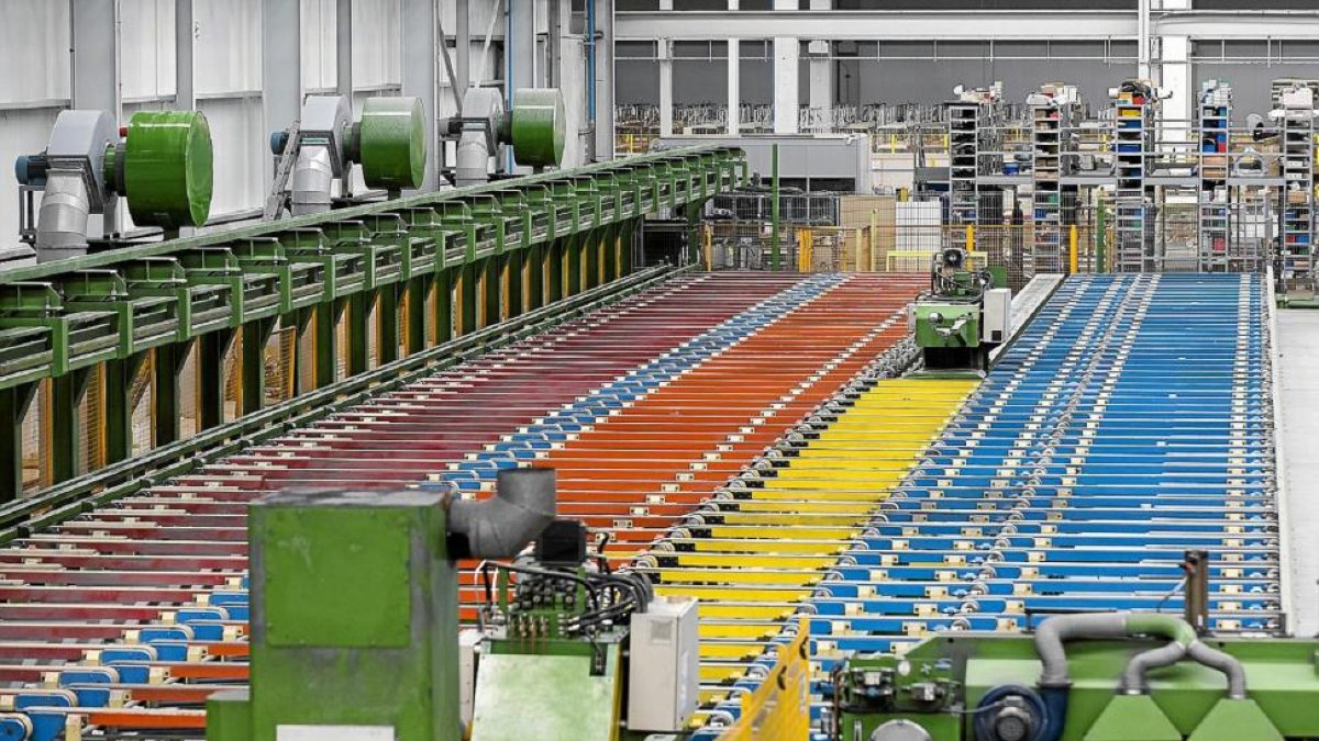 Planta de Extrusiones Metálicas Europea (EME) de Valladolid, un ejemplo de concurso con final feliz.-M. Á. SANTOS