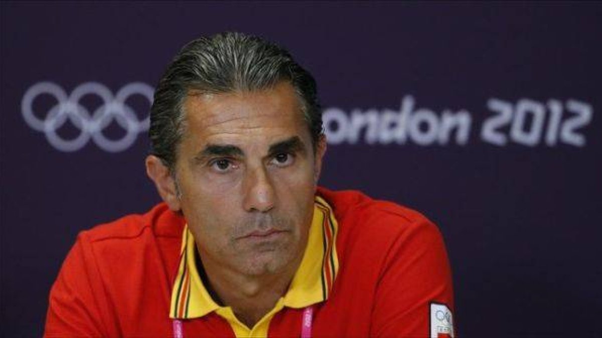 Sergio Scariolo en rueda de prensa durante los Juegos de Londres 2012.-Foto: EFE / JUAN CARLOS HIDALGO