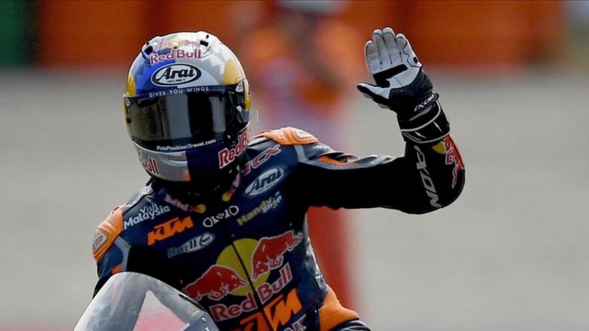 El surafricano Brad Binder celebra su victorai en Misano.-AFP / GABRIEL BOUYS