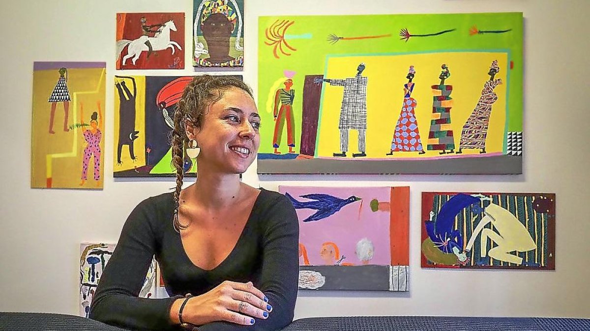Laura López Balza, en su última exposición en la galería vallisoletana La Gran, en marzo pasado.-MIGUEL ÁNGEL SANTOS