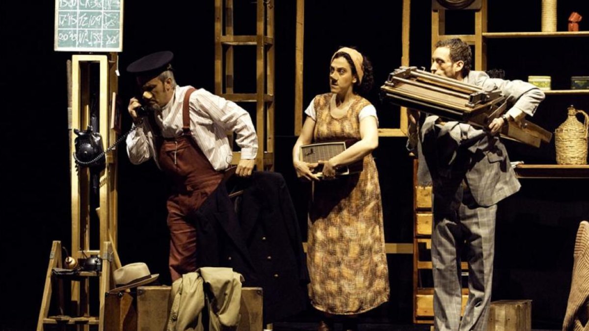 Momento de 'Solitos' de Teatro Azar.-azar-teatro