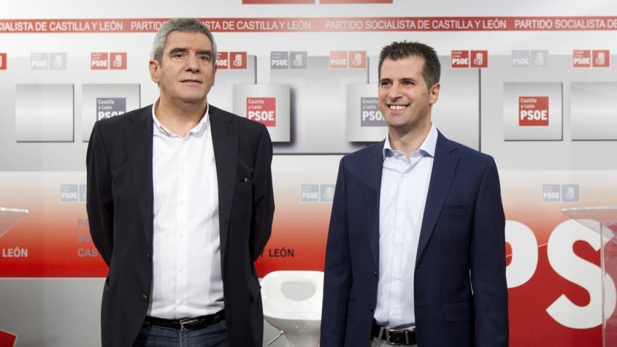 Julio Villarrubia y Luis Tudanca antes del inicio del debate-J.M.Lostau