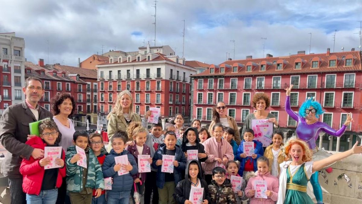 Presentación de la nueva edición del programa 'Menudo fin de semana' en el Ayuntamiento - E.M.