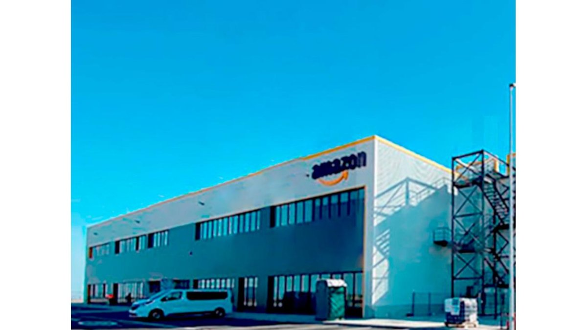 Centro de Amazon en el parque logístico de Murcia. E.M.