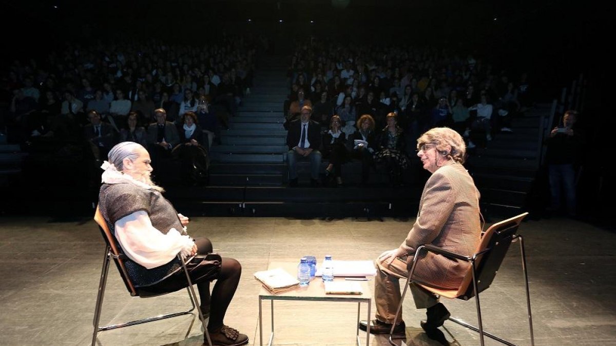 Un momento de la representación de ‘Entrevista a Cervantes’.-ICAL