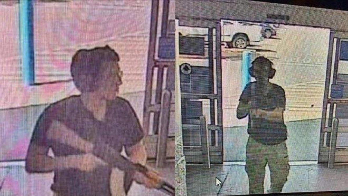 Patrick Crusius, grabado por una cámara de seguridad.-