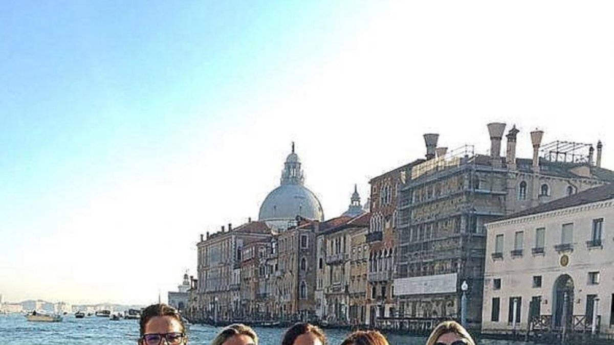 ficionadas del VRAC recorren el Gran Canal de Venecia.-TWITTER: VRAC