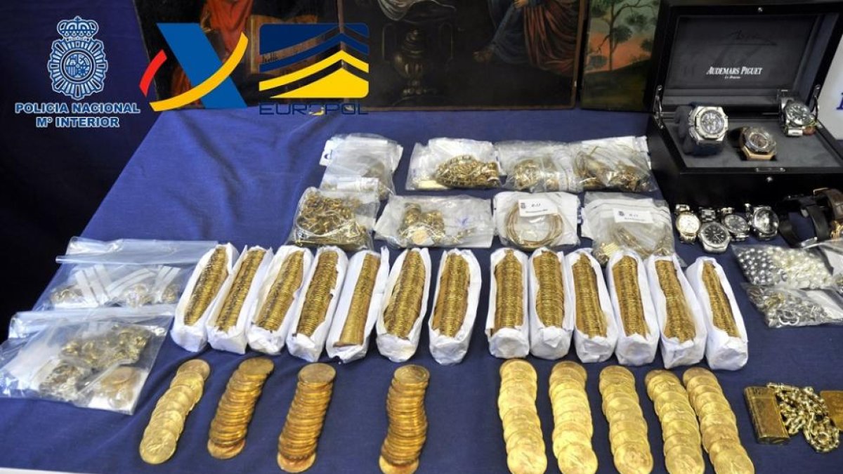 Material incautado en la operacion.-POLICIA NACIONAL