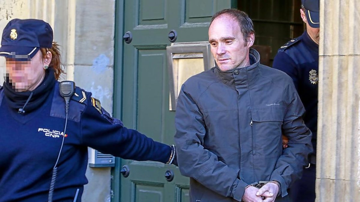 Miguel Muñoz, acusado del crimen de la peregrina Denise Thiem, ayer, a su salida de la Audiencia de León.-ICAL