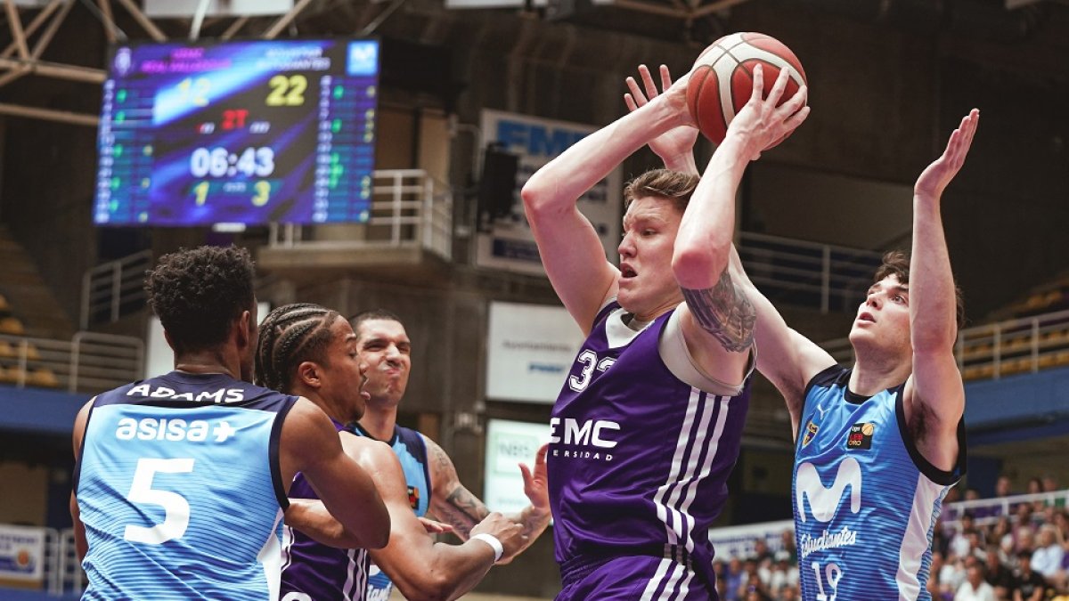 Jordy Kuiper en el último duelo de la pasada campaña ante Estudiantes. / RVB