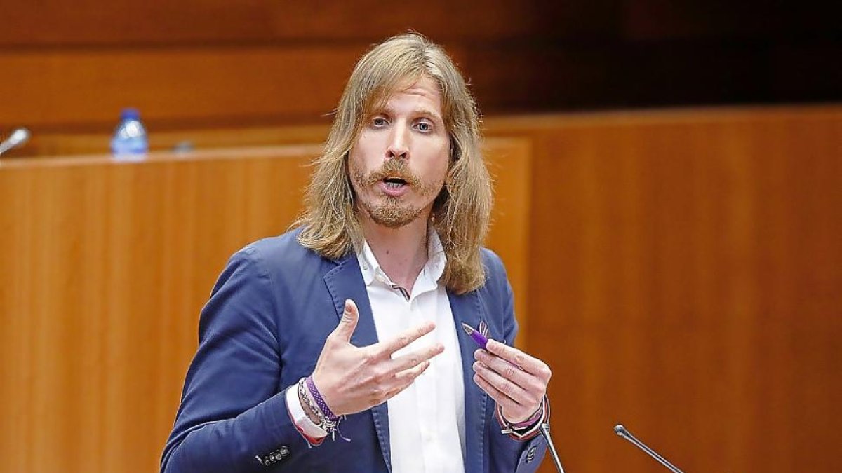 Pablo Fernández, durante su intervención en el Debate del Estado de la Comunidad.-J.M. LOSTAU
