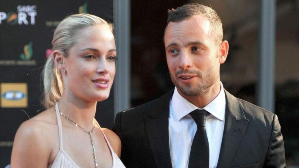 Reeva Steenkamp y Oscar Pistorius, en noviembre del 2012.-LUCKY NXUMALO
