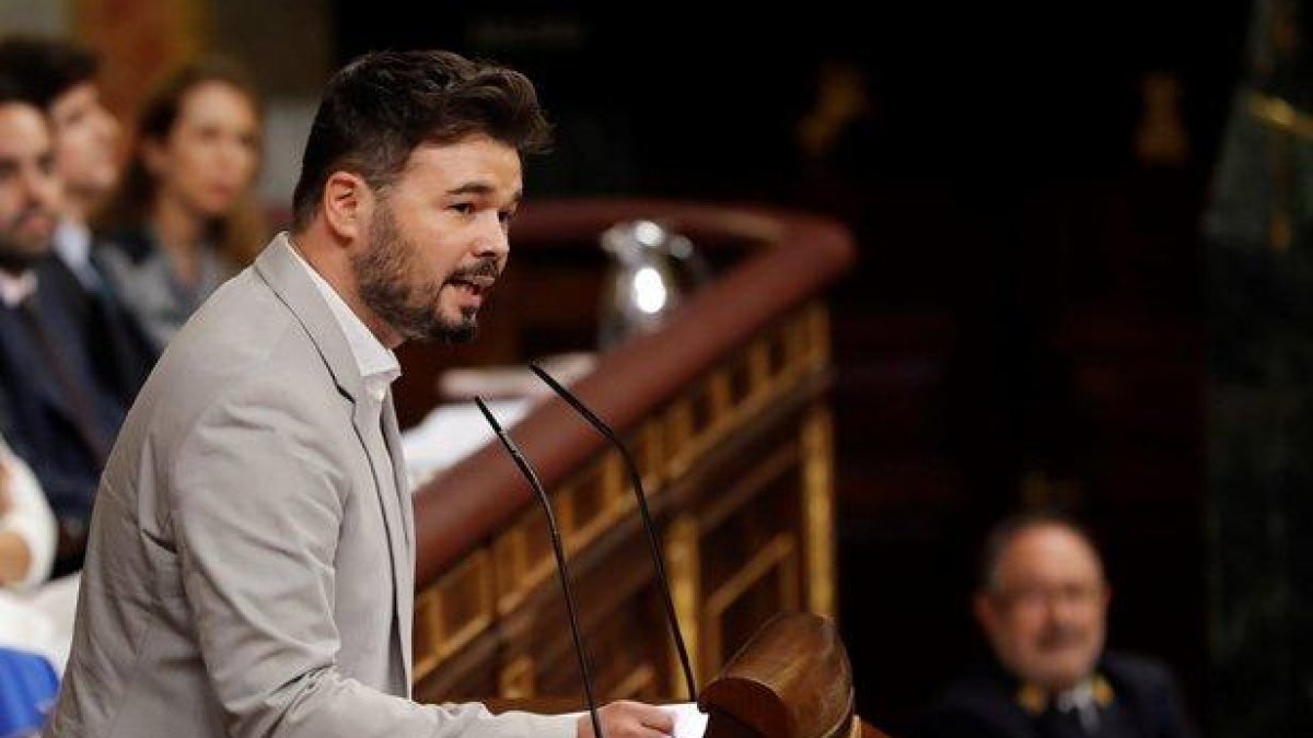 Gabriel Rufián, durante su discurso en la última jornada de la investidura.-EFE / BALLESTEROS (EFE)