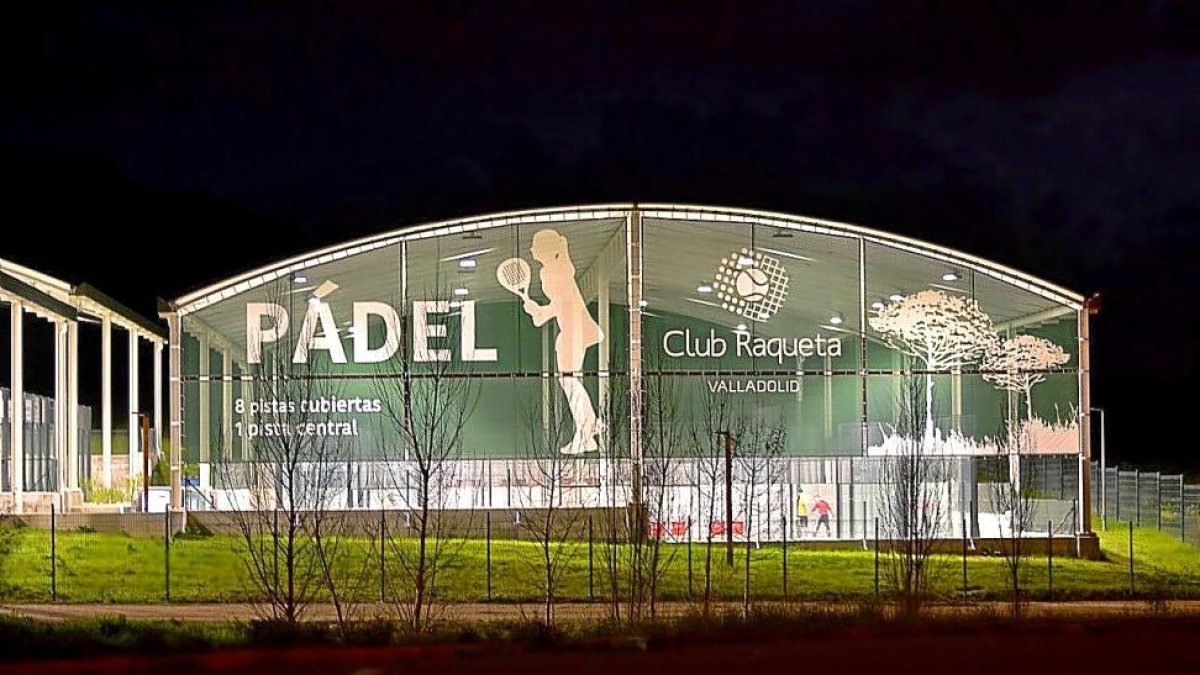 Vista panorámica exterior de las instalaciones de La Raqueta en el parque de Las Contiendas de Valladolid.-EL MUNDO