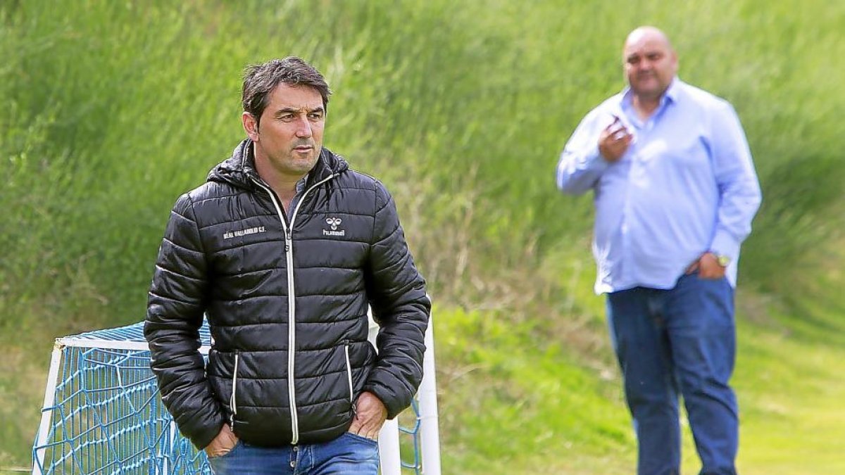 Braulio, con Cata al fondo, durante un entrenamiento-J.M. Lostau