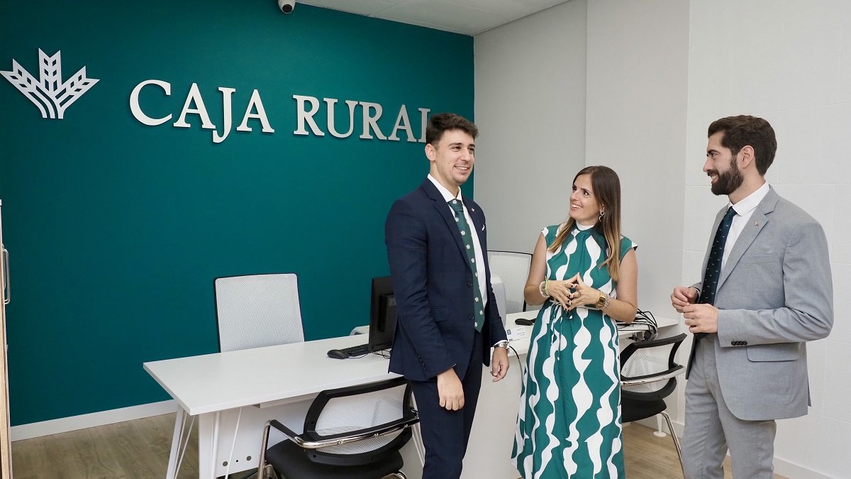 Caja Rural de Salamanca inaugura una nueva oficina en la ciudad de Valladolid, en el barrio de Santa Clara. -ICAL