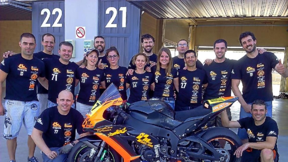 Integrantes del equipo Sport-MCyL, que participan en varios campeonatos nacionales.-E. M.
