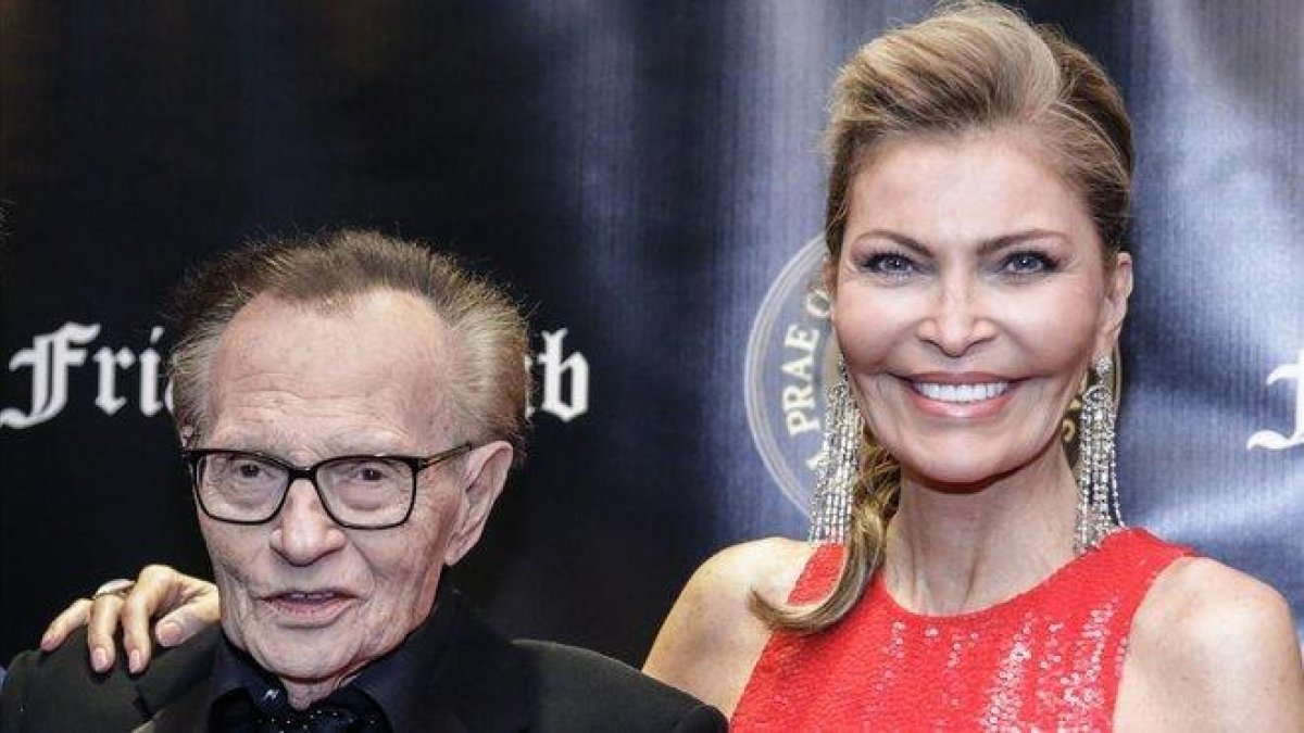 Larry King y su esposa Shawm Southwick, el noviembre pasado en Nueva York.-AFP/ KENA BETANCUR