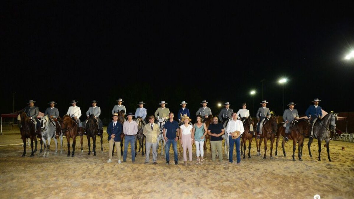 Foto de familia de la Copa Diputación de Valladolid de Doma Vaquera. / E. M.
