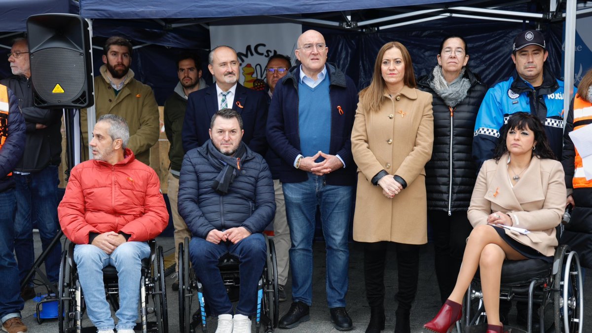 Conmemoración del Día Mundial en Recuerdo de las Víctimas de Accidentes de Tráfico en Valladolid con la presencia de la delegada del gobierno en Castilla y León, Virginia Barcones, y el alcalde, Jesús Julio Carnero - AYUNTAMIENTO DE VALLADOLID