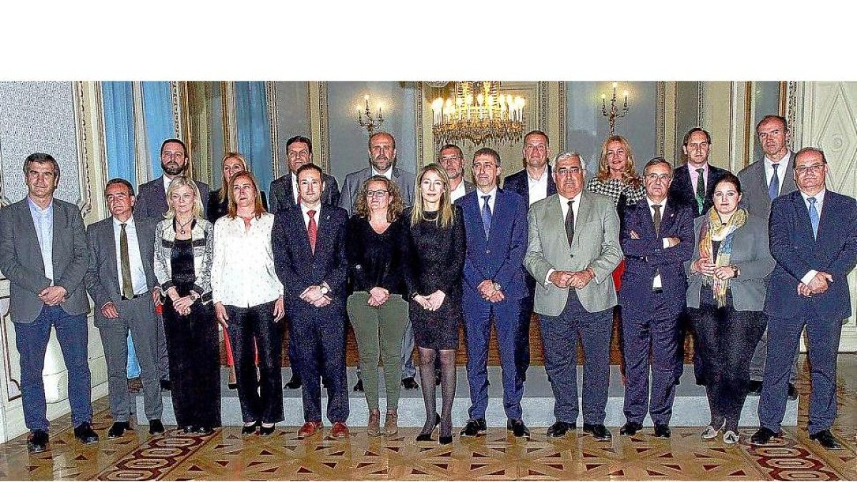 Ayer se constituyó en Madrid el Grupo de Trabajo para la Estrategia Nacional frente al Reto Demográfico, presidido por la comisionada del Gobierno, Edelmira Barreira.-ICAL