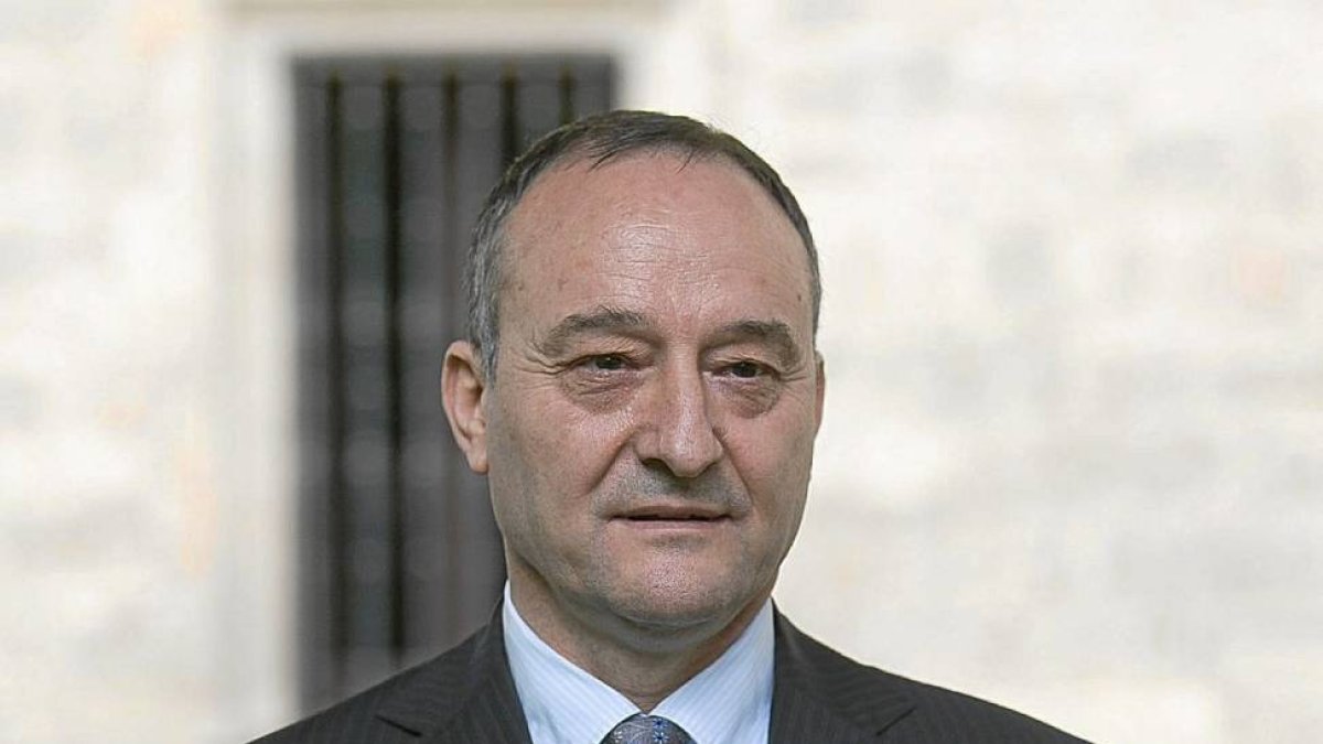 El rector de la Universidad de Valladolid, Daniel Miguel San José-Wellington Dos Santos