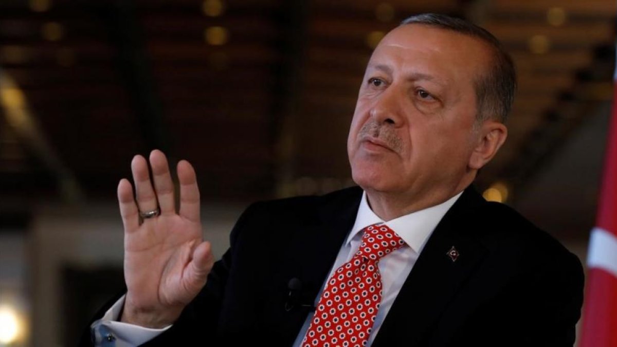 El presidente de Turquía, Recep Tayyip Erdogan, durante una entrevista con Reuters en el Palacio Presidencial, en Ankara, el 25 de abril.-REUTERS