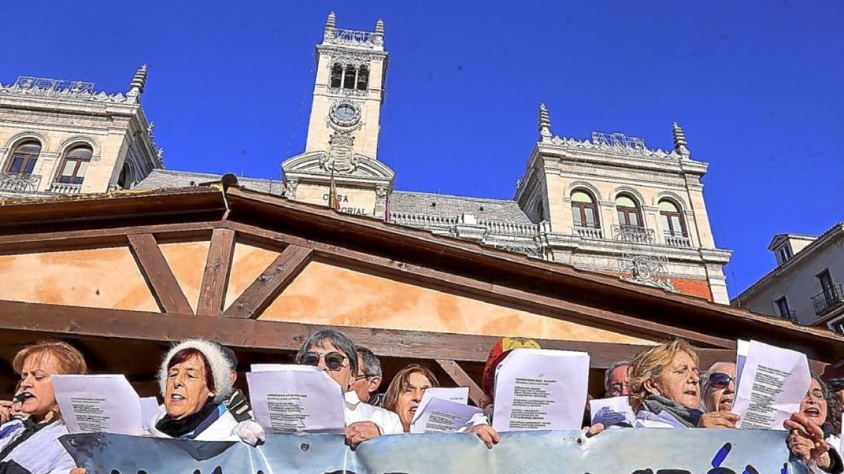 Profesionales sanitarios cantan en favor de las mejoras del sistema público .-ICAL