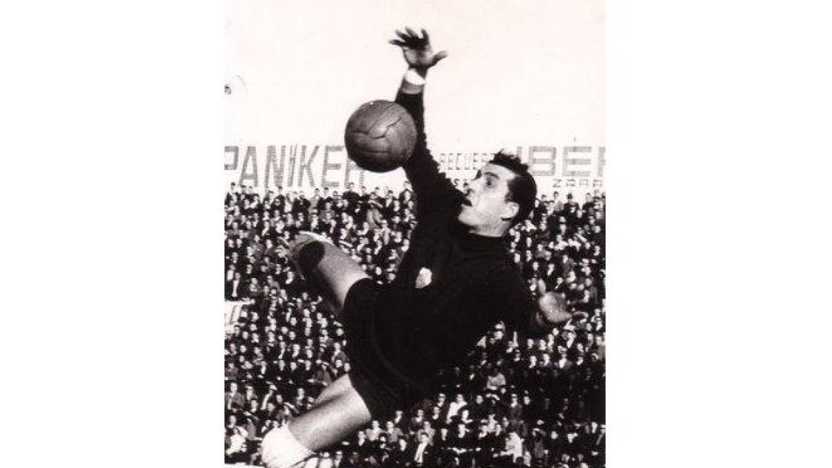 Manuel Pazos, en su etapa con el Elche.-ARCHIVO/ ELCHE