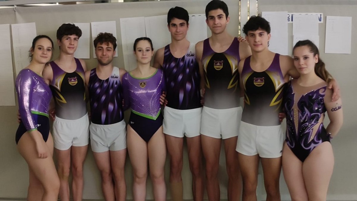 Gimnastas del Club Acrobática de Valladolid. / E. M.
