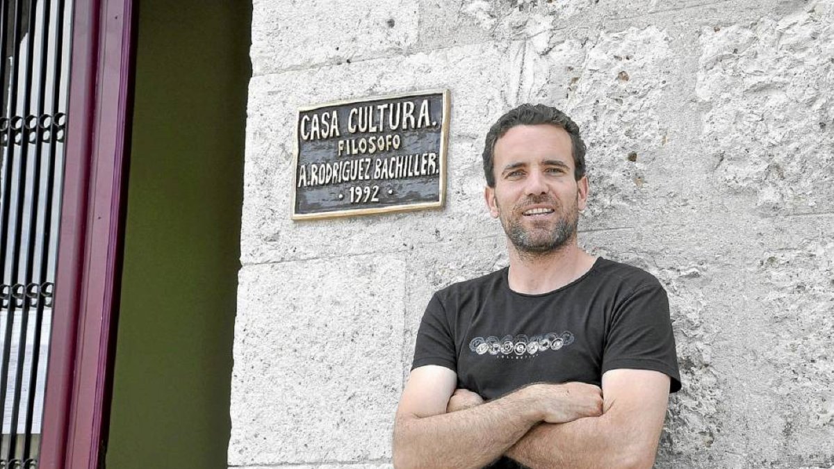 El alcalde socialista de Montemayor de Pililla, Noel Serna-Santiago G. del Campo