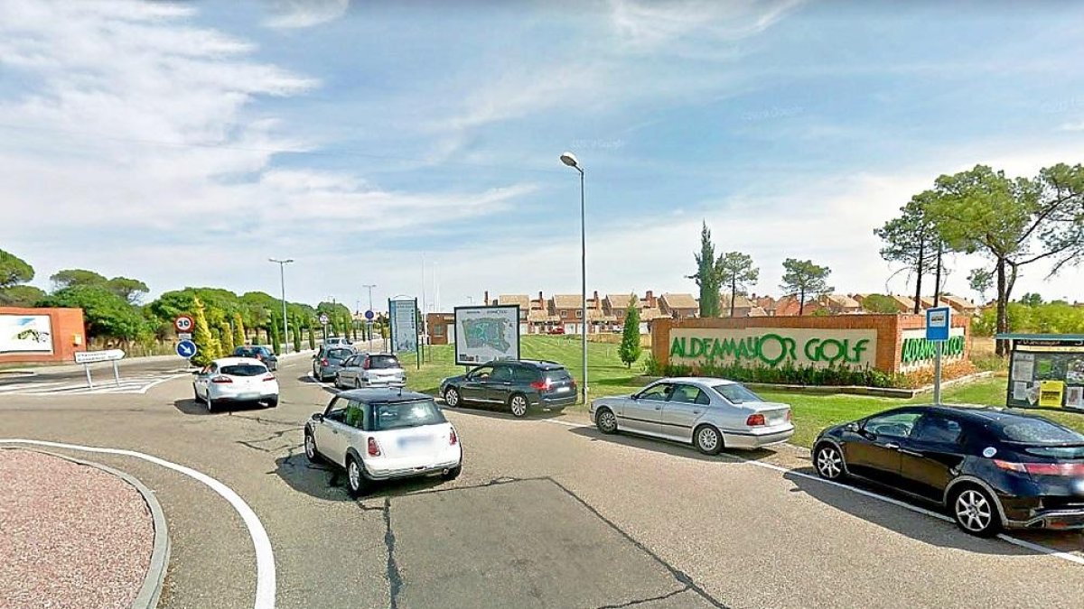 La iluminación de la entrada a Aldeamayor Golf será una de las instalaciones afectadas por la intervención-GGL SW