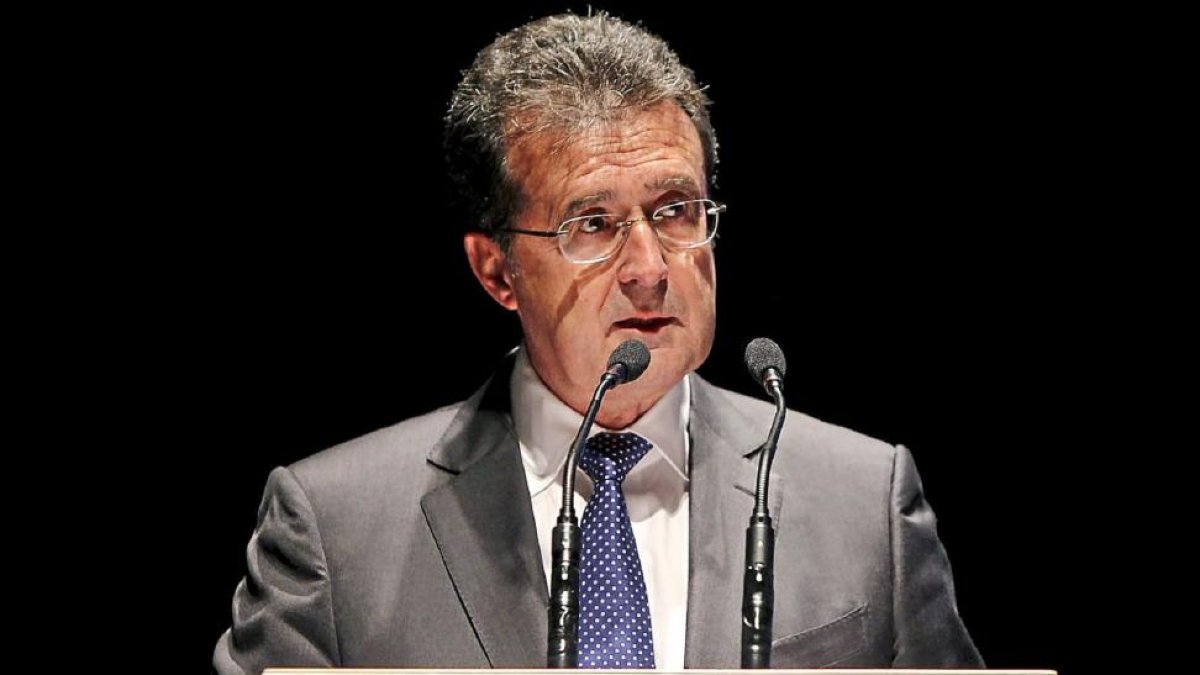 José Luis Ulibarri en un momento de su discurso.-REPORTAJE GRÁFICO:J.M.LOSTAU / PHOTOGENIC / JAVIER ÁLVAREZ