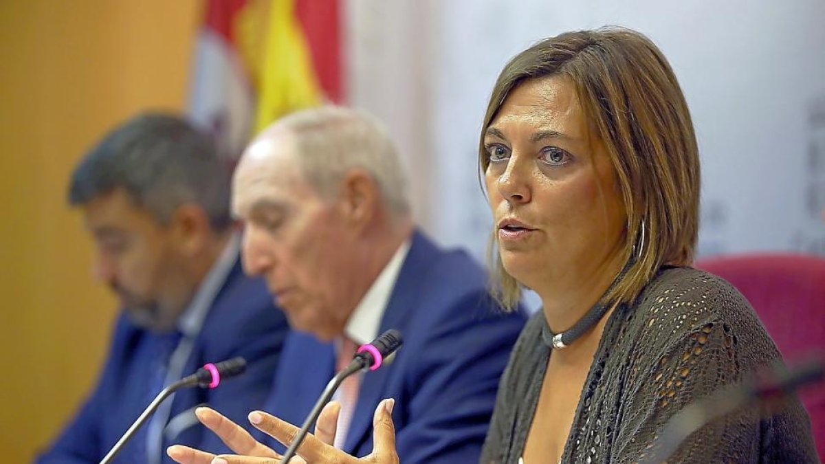 Milagros Marcos junto al director general de Cartif, José Ramón Perán.-ICAL